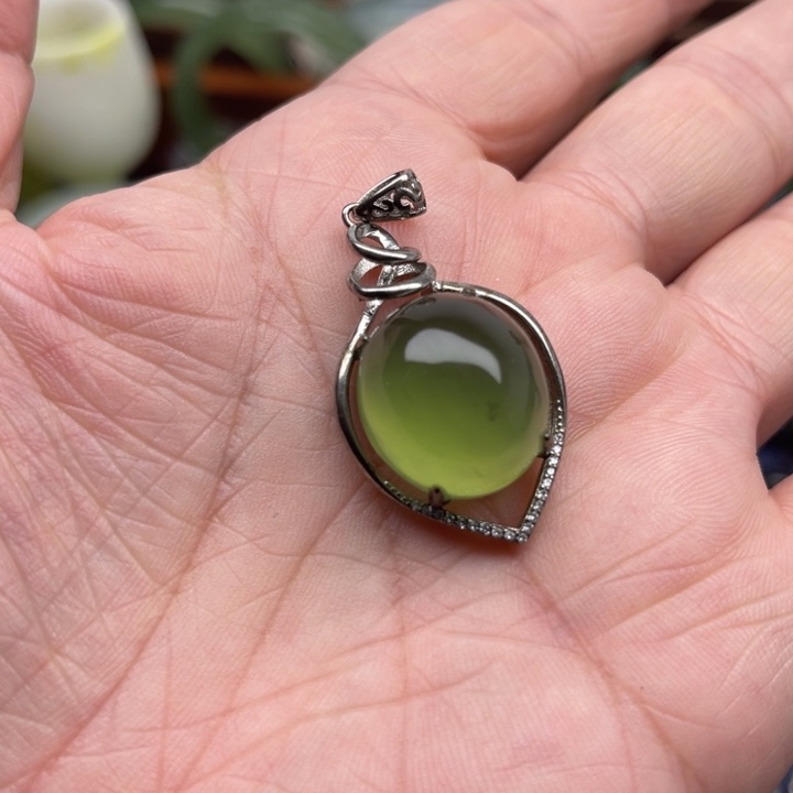 蛇纹石玉吊坠银S925镶嵌