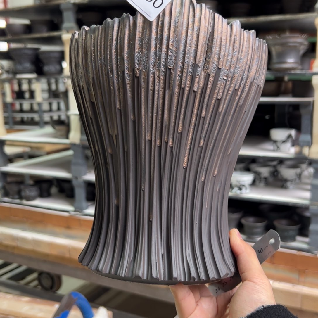 景德镇手工素里内口17.5高21瑕疵