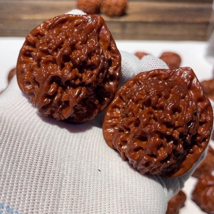 文玩核桃吊坠水**士官帽磕尖400.46.18