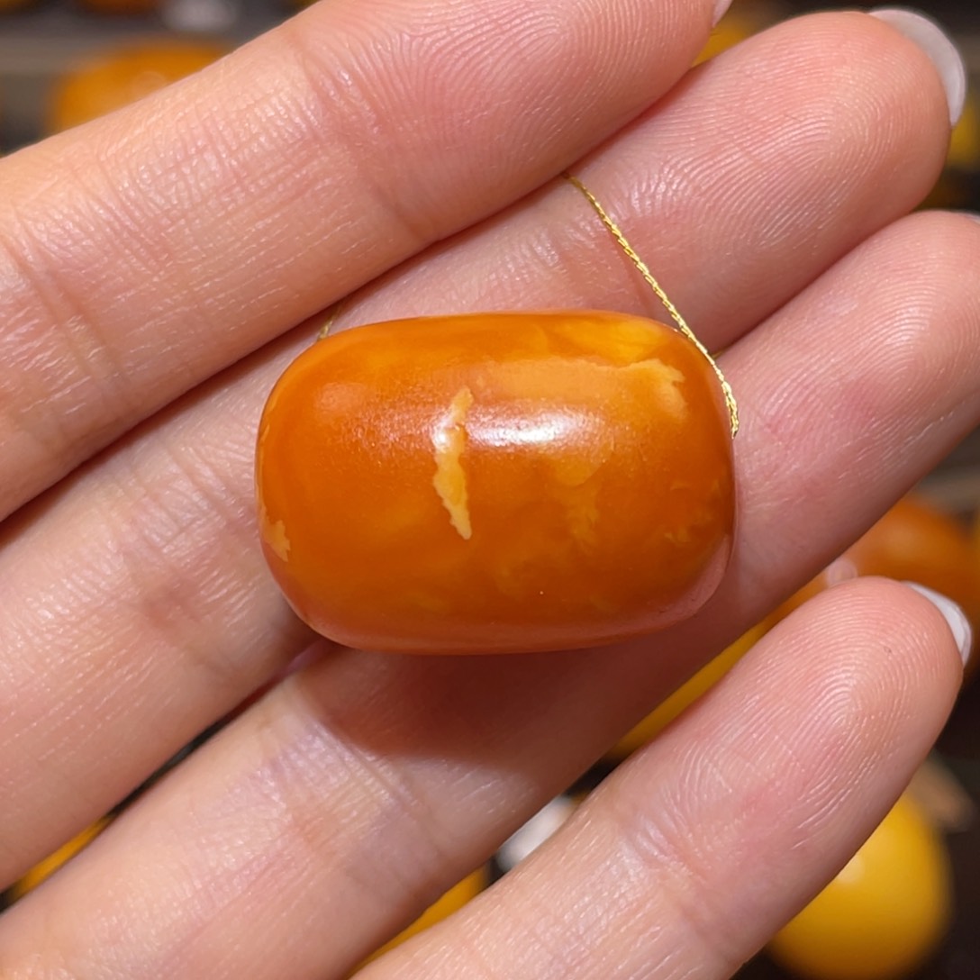 【闪购商品】琥珀裸石未镶嵌桶珠