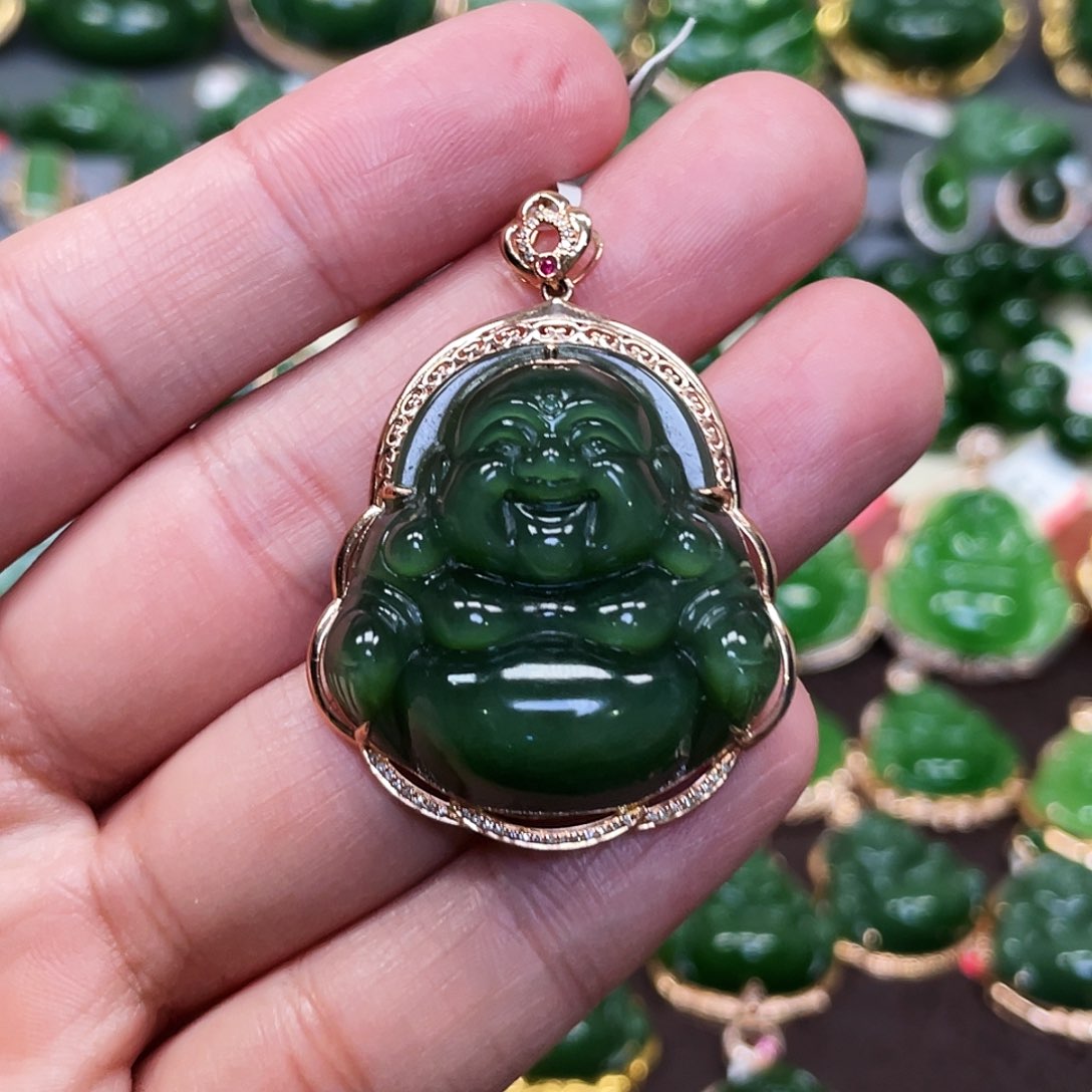 和田玉（碧玉）颈饰18K金镶嵌佛公33mm