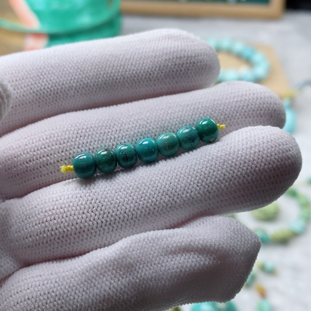 绿松石颈饰未镶嵌