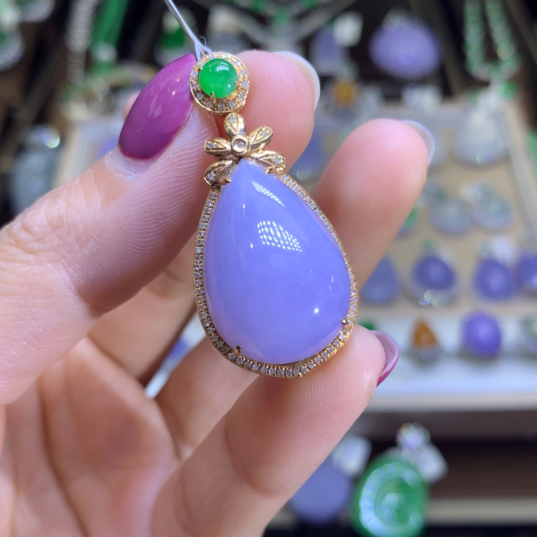 翡翠颈饰18K金镶嵌翡翠