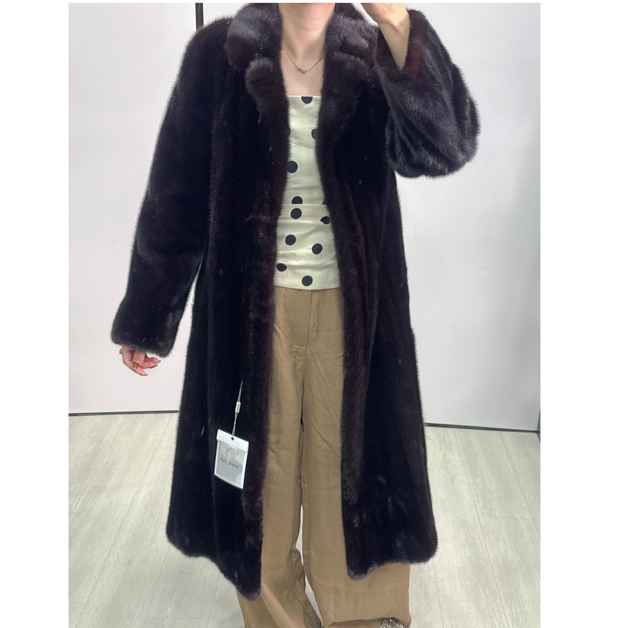 C31，M，黑棕色逆毛全抽刀西服领直筒袖水貂外套