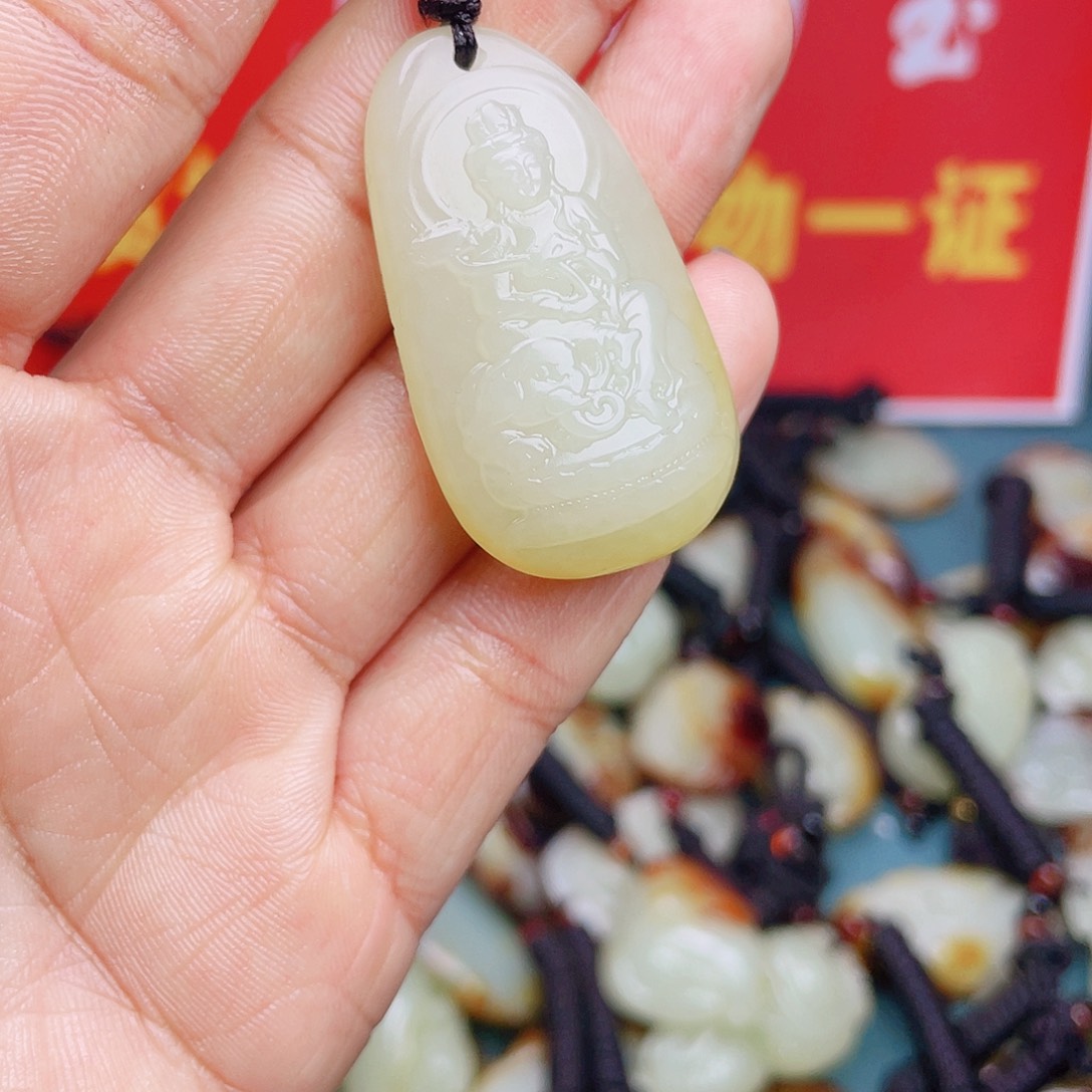 和田玉颈饰未镶嵌