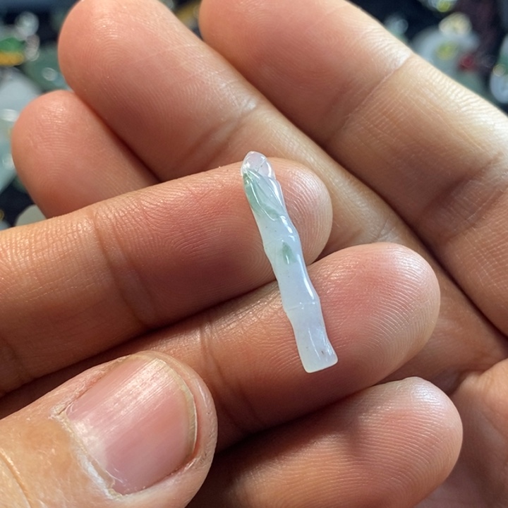 翡翠未镶嵌颈饰天然缅甸翡翠A货竹节吊坠