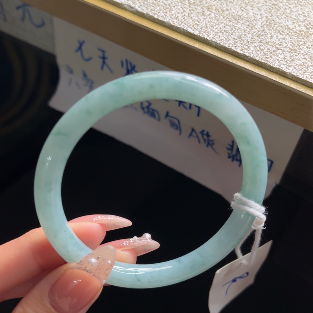 翡翠未镶嵌手镯手镯