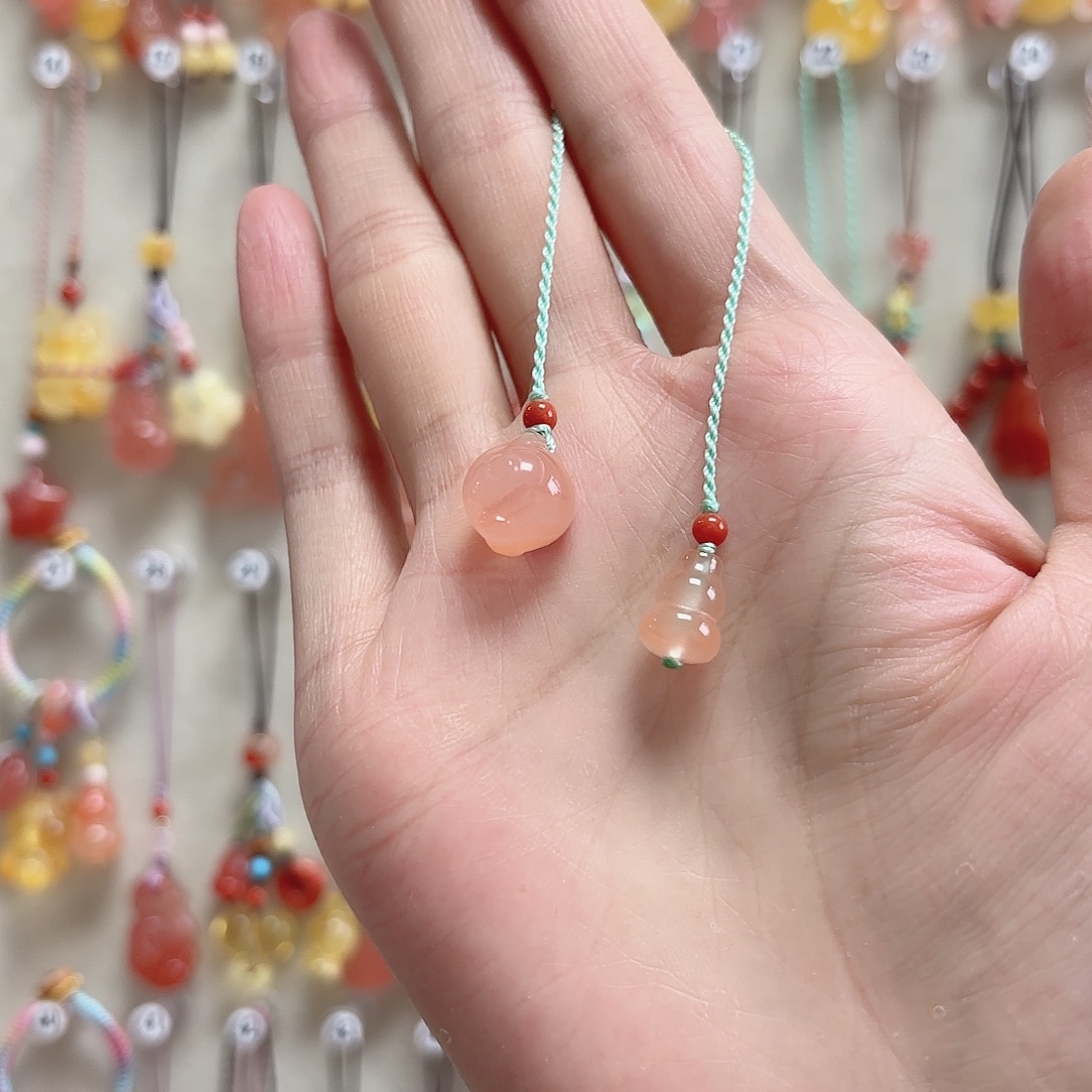 南红玛瑙未镶嵌吊坠(赠链)