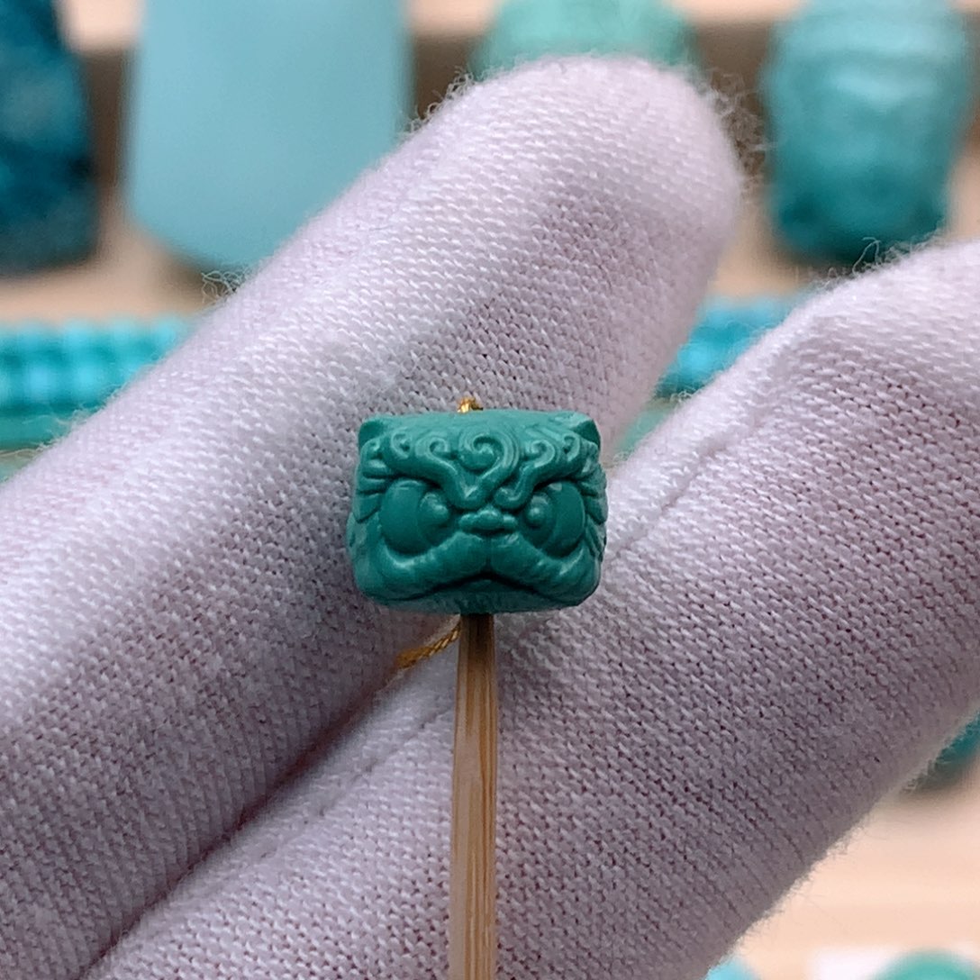 未镶嵌绿松石珠宝奇石