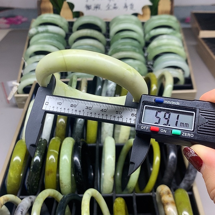 未镶嵌蛇纹石玉手镯203