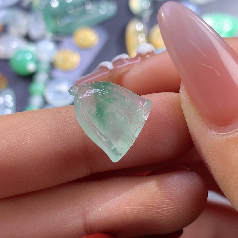 【闪购商品】翡翠颈饰未镶嵌缅甸翡翠 