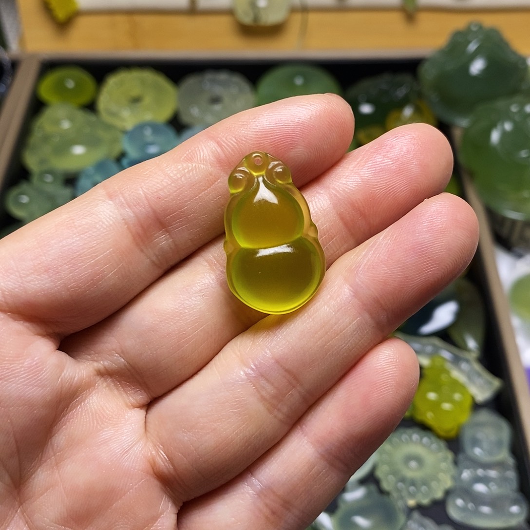 竹***闲蛇纹石玉未镶嵌颈饰