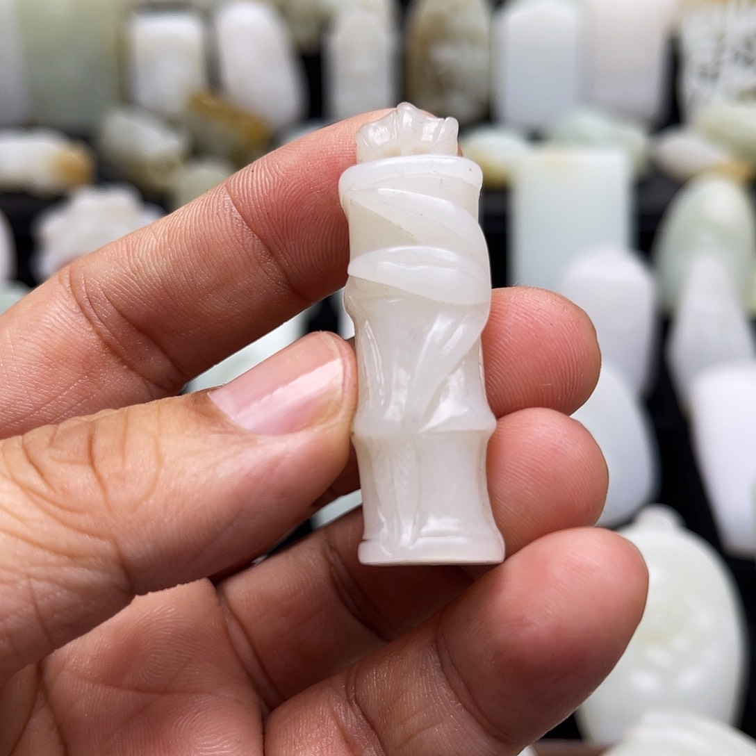 和田玉颈饰未镶嵌