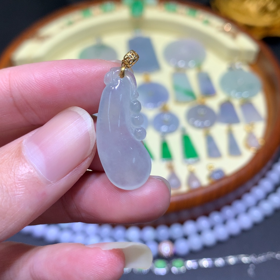 翡翠吊坠(不含链)18K金镶嵌