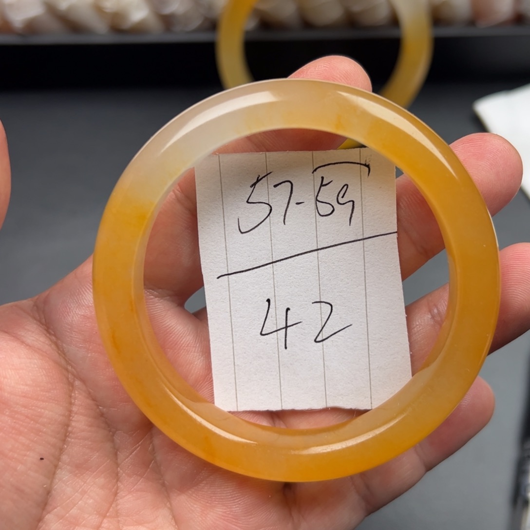 石英质玉（黄龙玉）手镯未镶嵌42