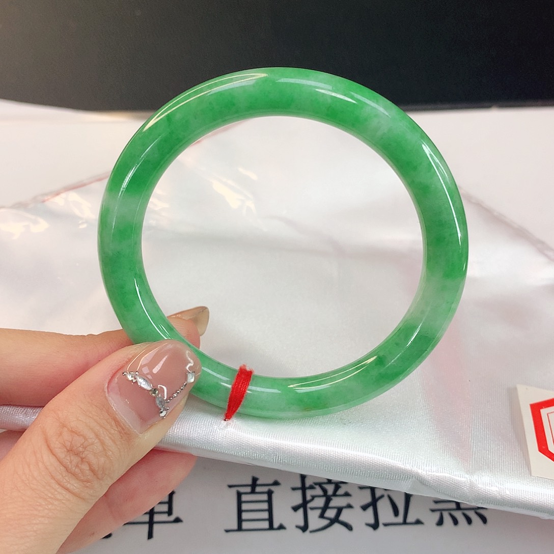 翡翠手镯未镶嵌天然翡翠A货204