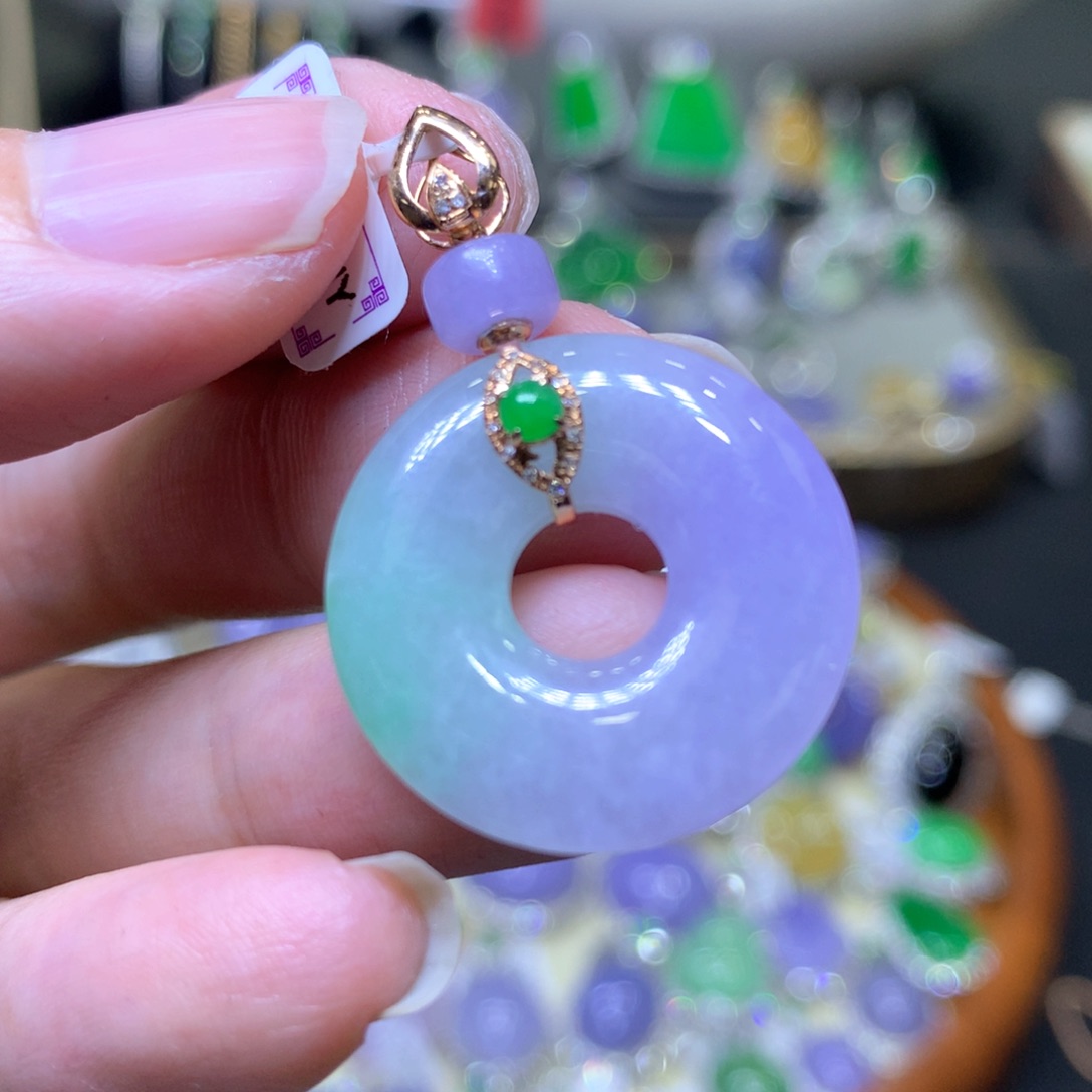 【闪购商品】翡翠颈饰18K金镶嵌翡翠吊坠项链