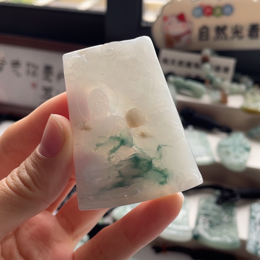 翡翠未镶嵌颈饰阿弥陀佛