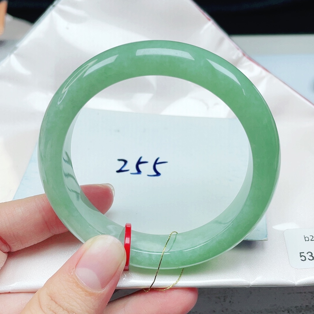 翡翠未镶嵌手镯正圈53.8