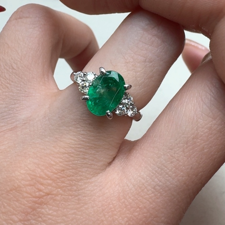 祖母绿戒指未镶嵌