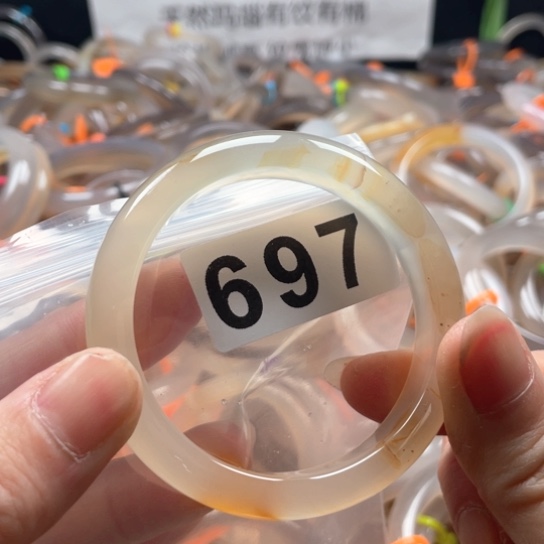 玛瑙/玉髓手镯未镶嵌