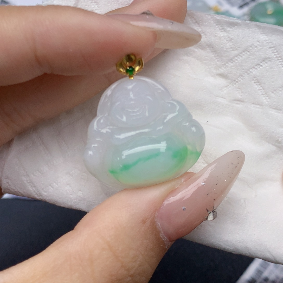 颈饰18K金镶嵌翡翠