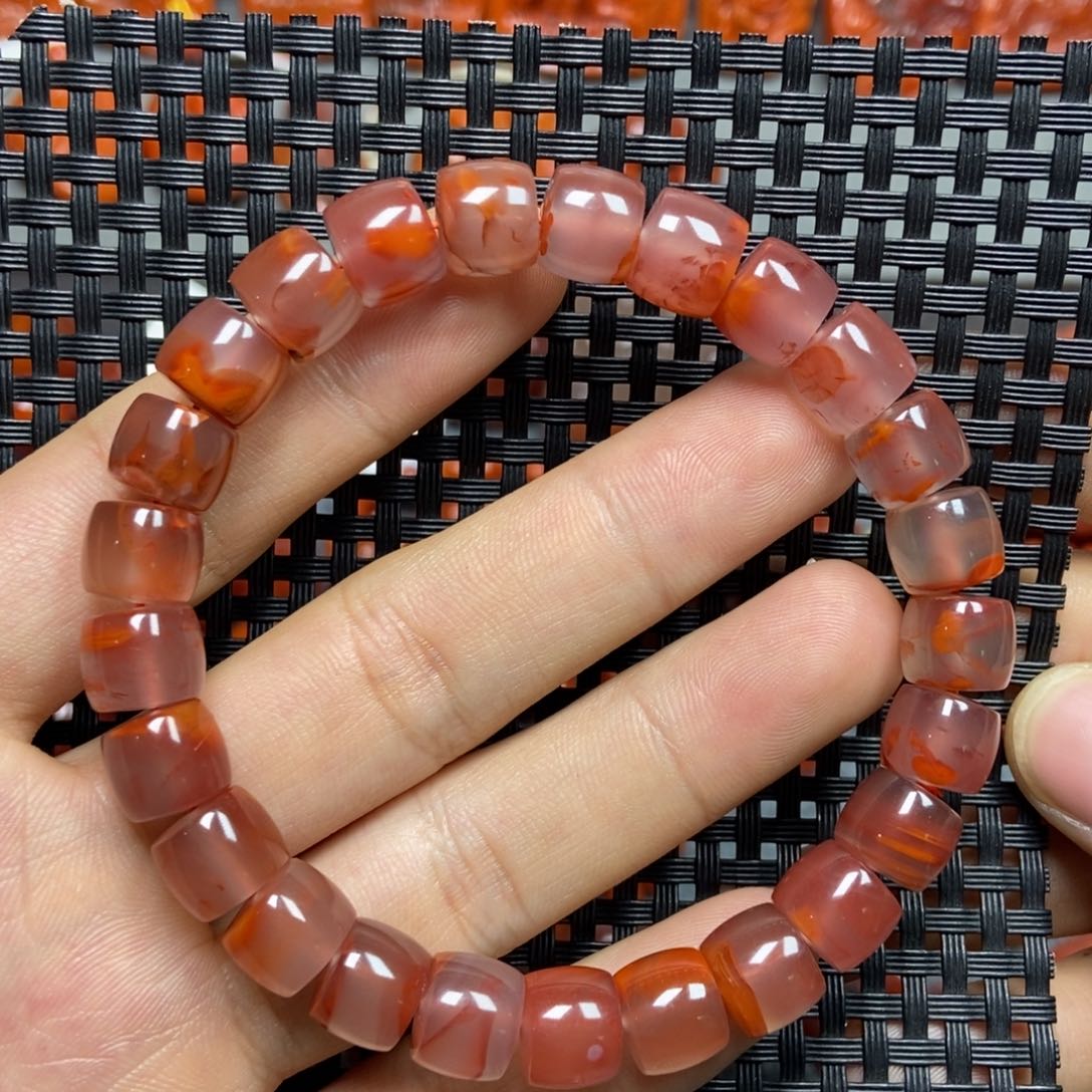 南红玛瑙手串未镶嵌9+’mm