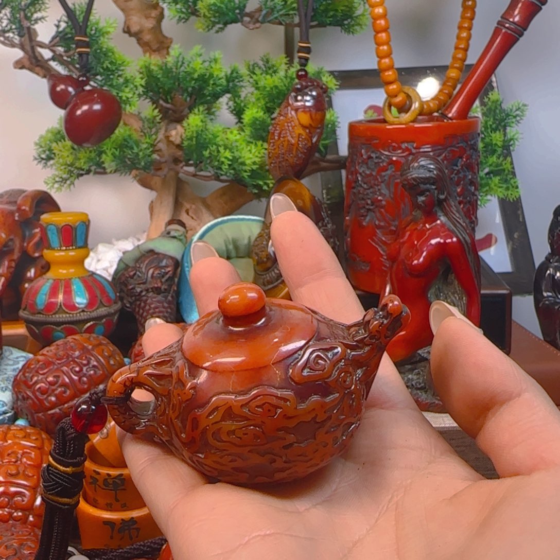 琥珀裸石未镶嵌壶