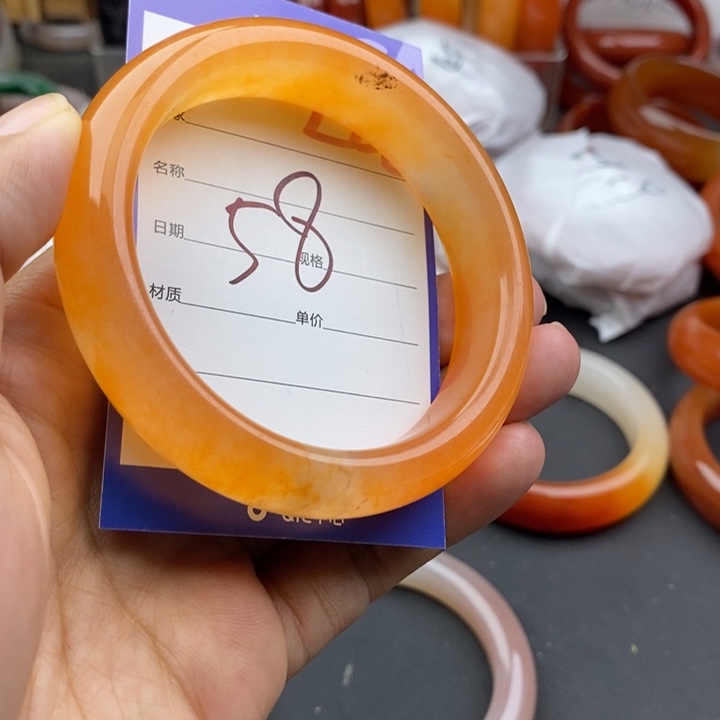 石英质玉未镶嵌手镯