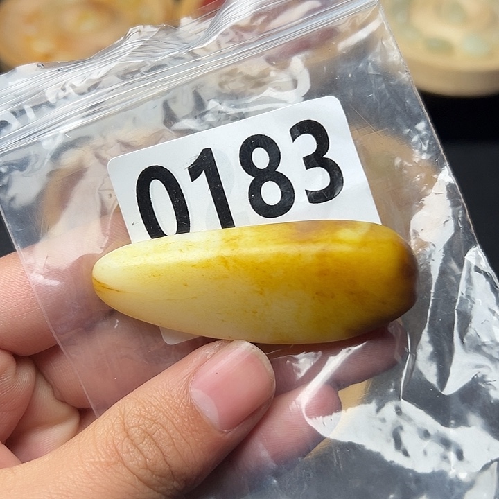 和田玉未镶嵌手串