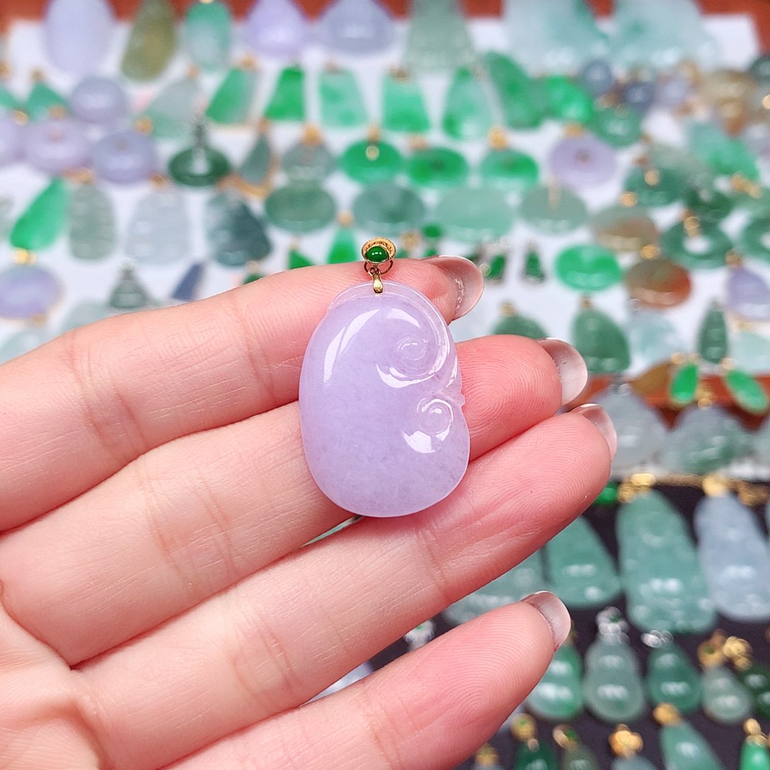 翡翠颈饰18K金镶嵌天然翡翠A货