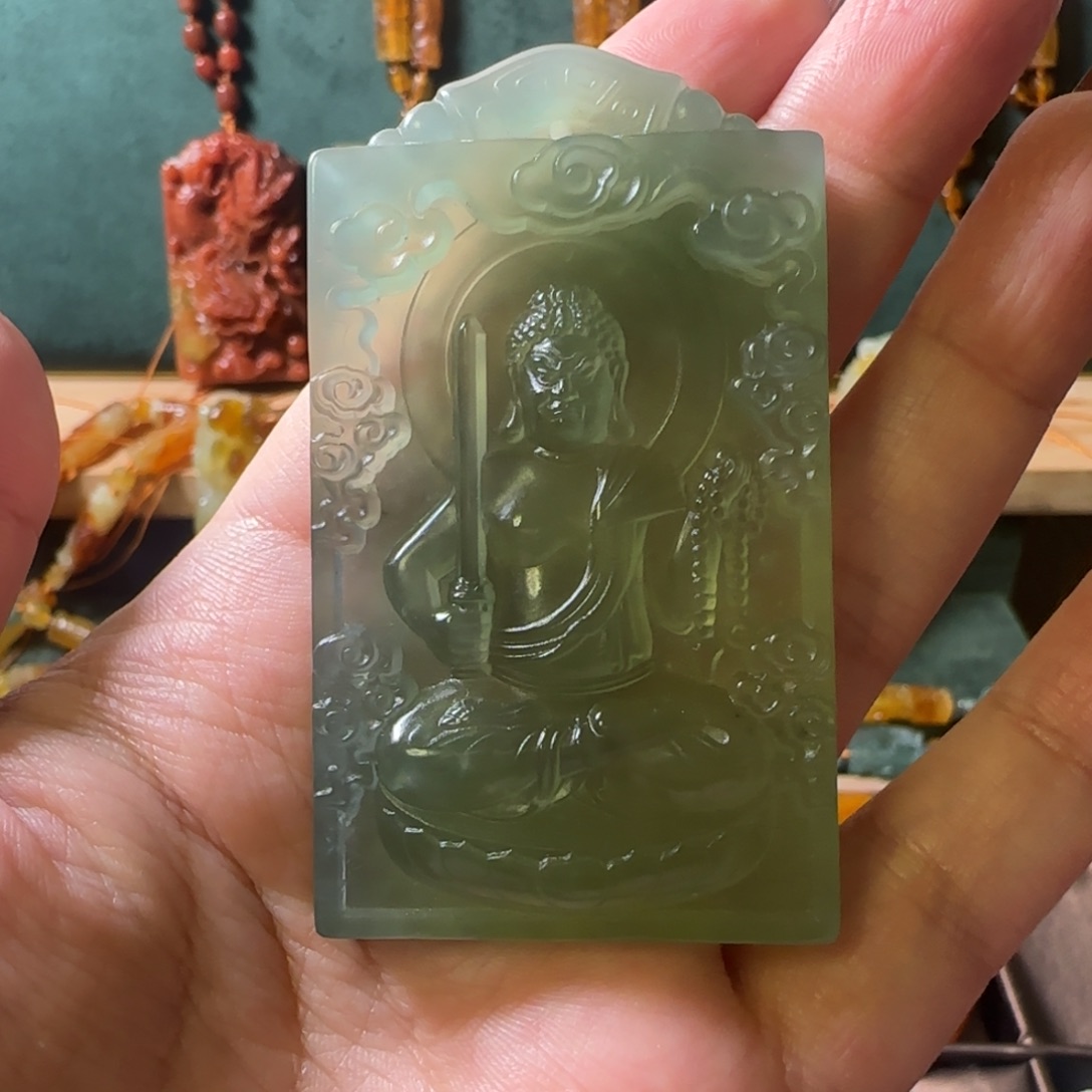 蛇纹石玉颈饰合金
