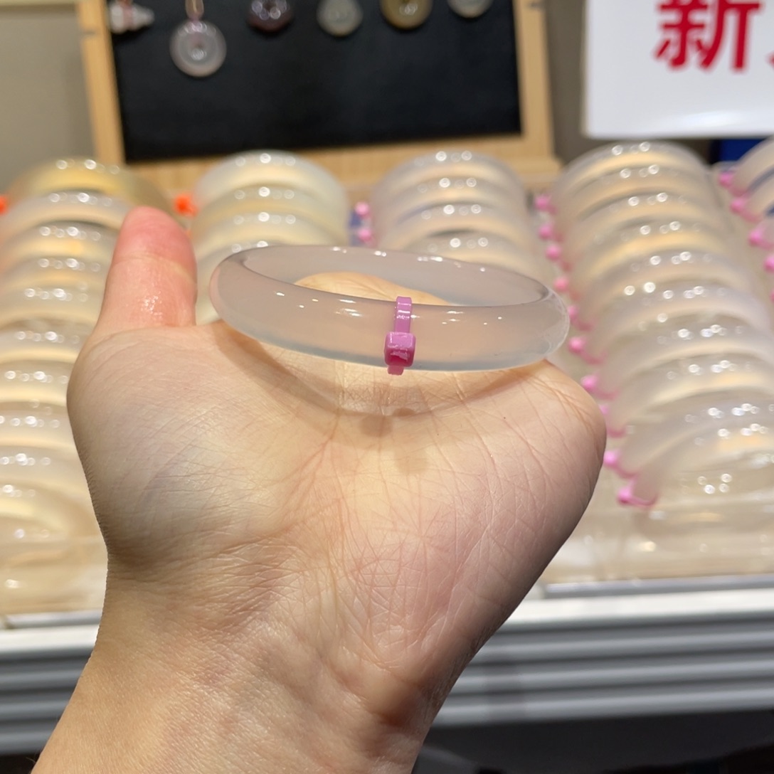 巴***饭玛瑙/玉髓未镶嵌手镯@定向荔枝冻@【55】