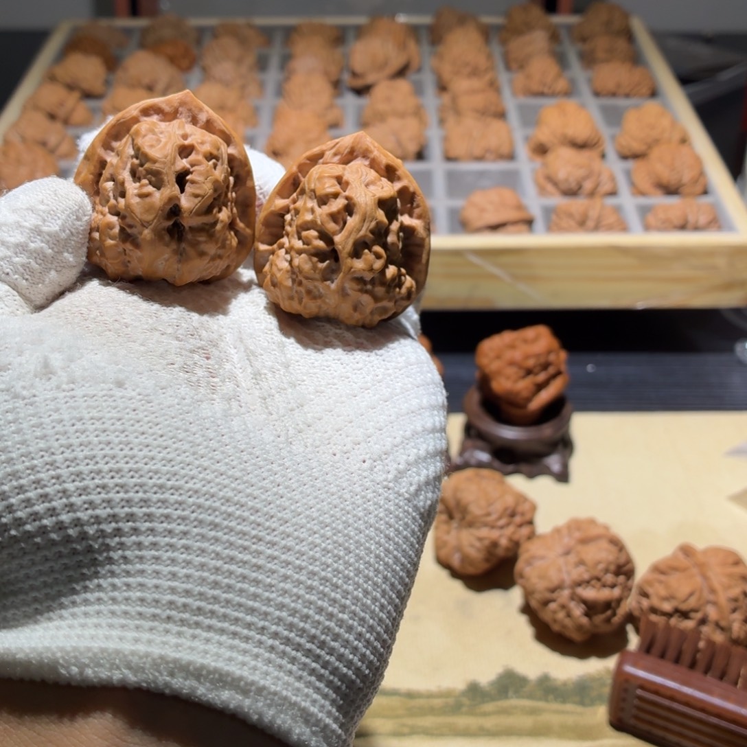 s***n文玩核桃吊坠山地娃