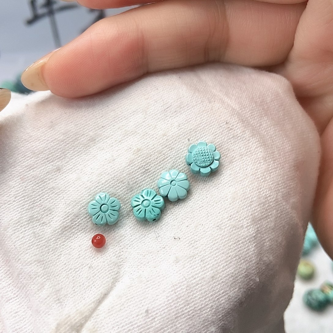 南红玛瑙未镶嵌珠宝奇石