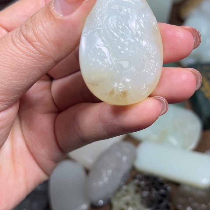 和田玉未镶嵌颈饰