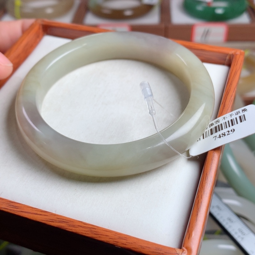 【闪购商品】和田玉手镯未镶嵌11-57.3