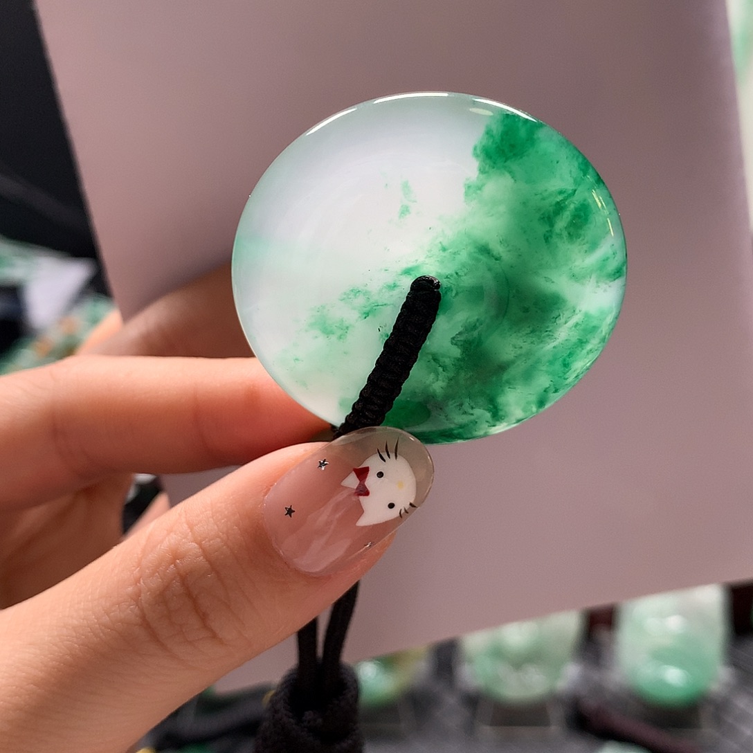 石英质玉未镶嵌吊坠