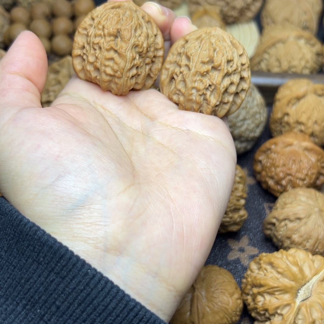 把件文玩核桃三角白37全品