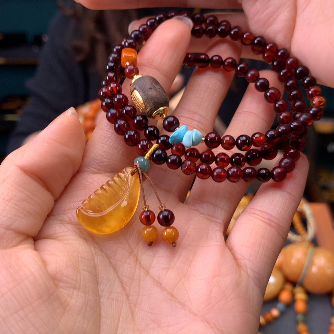 血珀未镶嵌手串微瑕