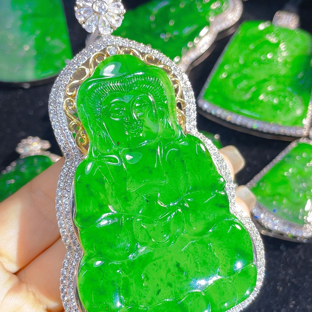 翡翠银S925镶嵌颈饰翡翠