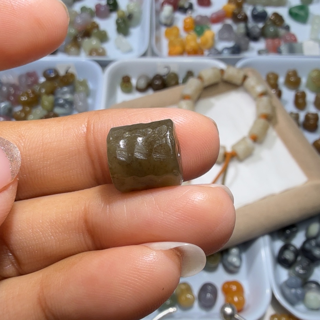 和田玉未镶嵌珠宝奇石