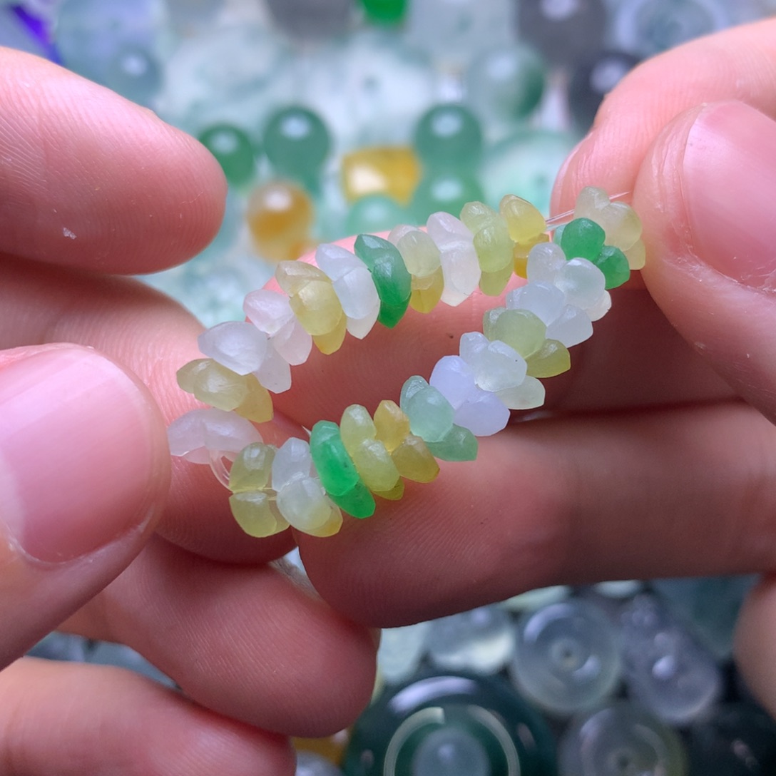 定制翡翠未镶嵌挂件