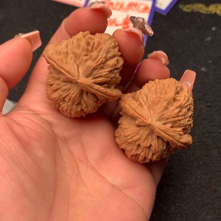 文玩核桃吊坠38号38三角白全