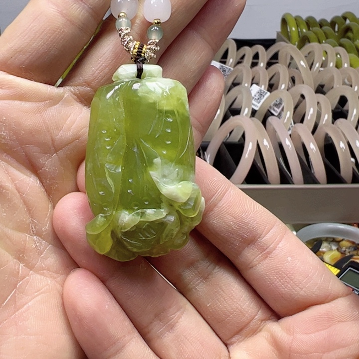 未镶嵌蛇纹石玉手链