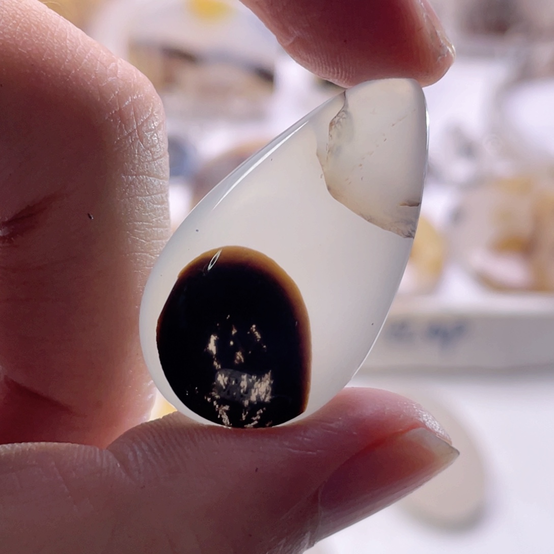 玛瑙/玉髓未镶嵌珠宝奇石