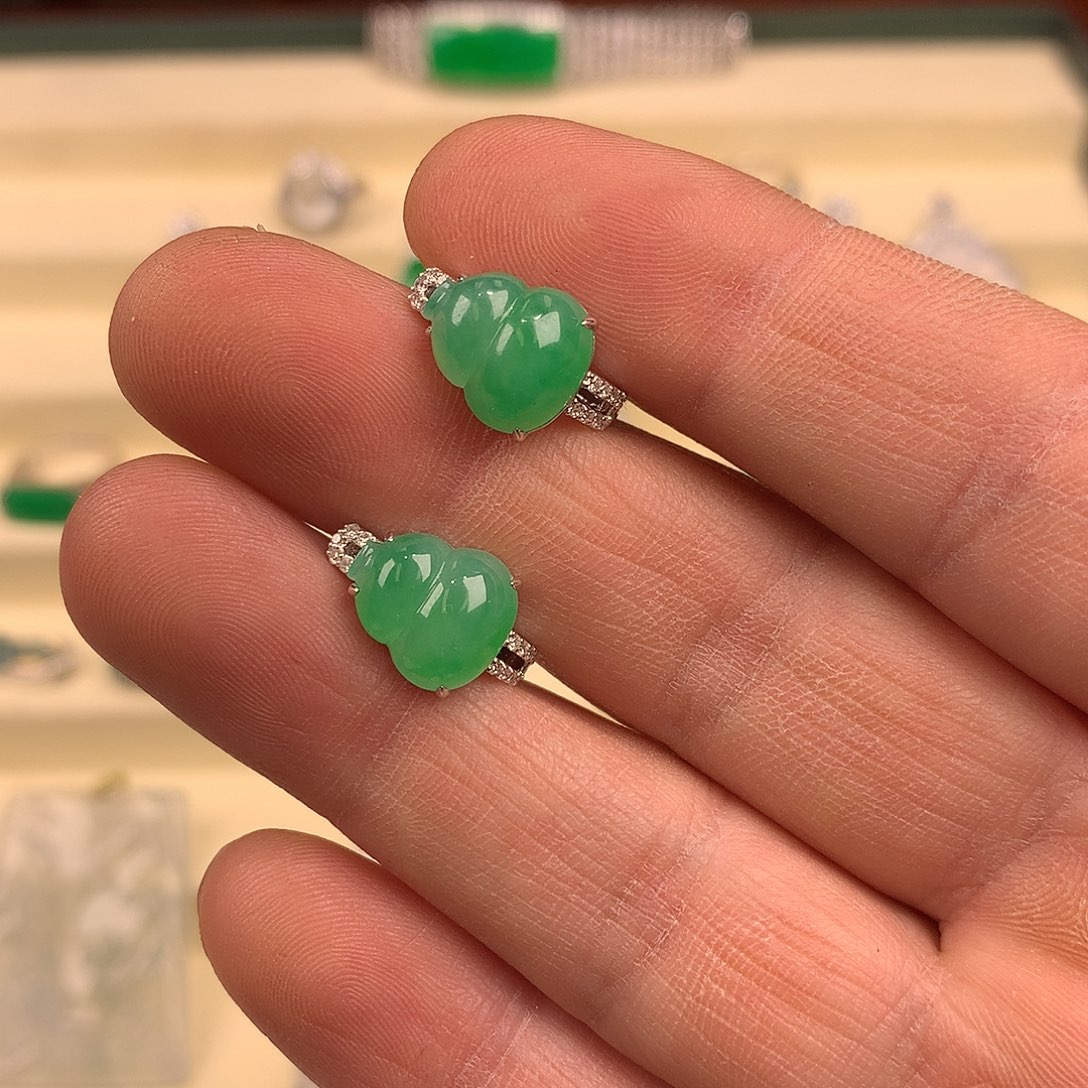 翡翠18K金镶嵌耳饰