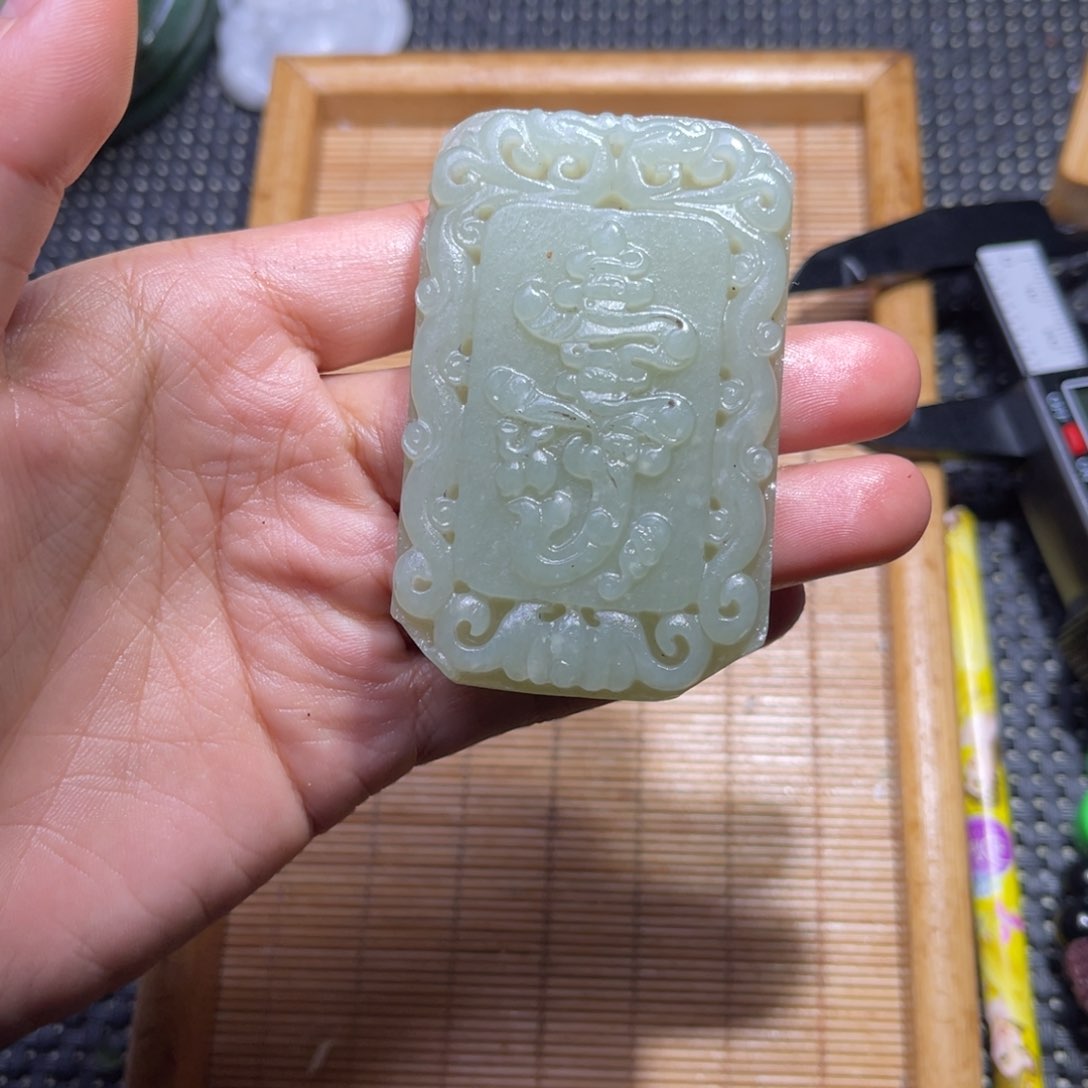 未镶嵌和田玉车挂