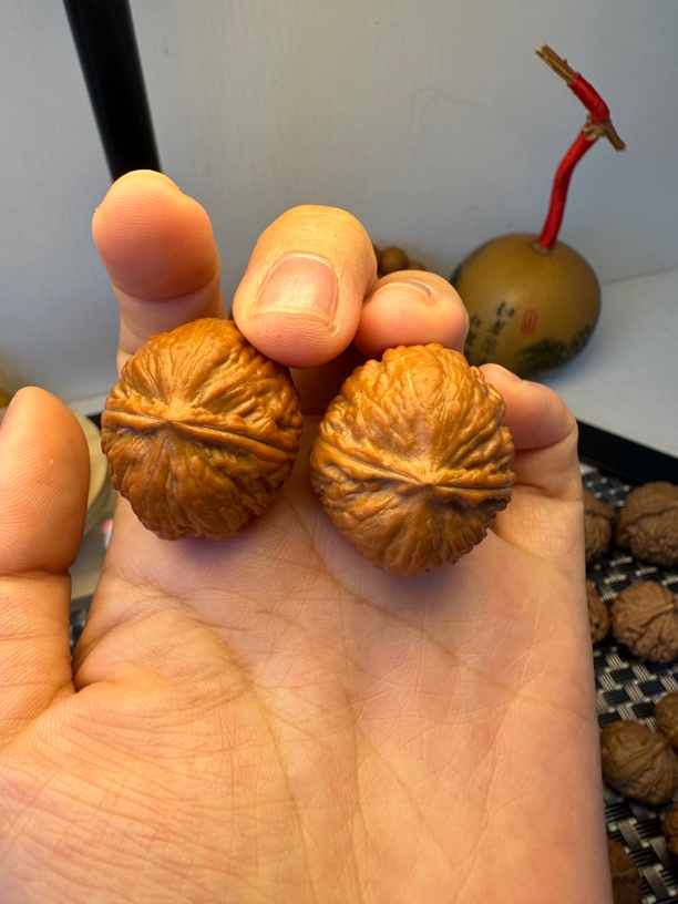 精品野外生文玩小核桃红皮小铁锤