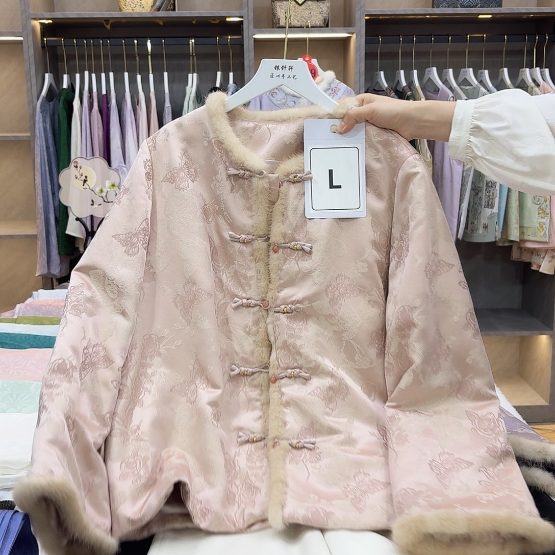 梁***妹非遗传承人的精神风貌与